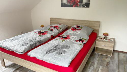 FeWo mit Balkon direkt am Wald und Wanderweg Ruhe pur 2 OG - Foto 5