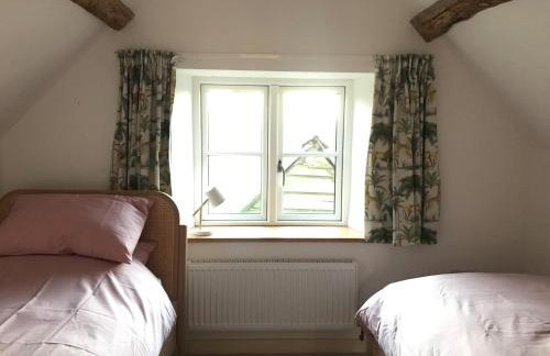 High Cogges Farm Holiday Cottages - Photo 43