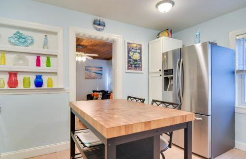 Lovely St Pete Beach Cottage, Walk to Beach and Town - Foto 7