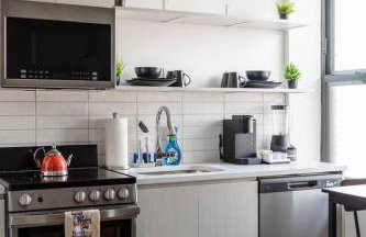 Artistic Loft Rooftop Uptown Montrose Beach GymWFH - Photo 7