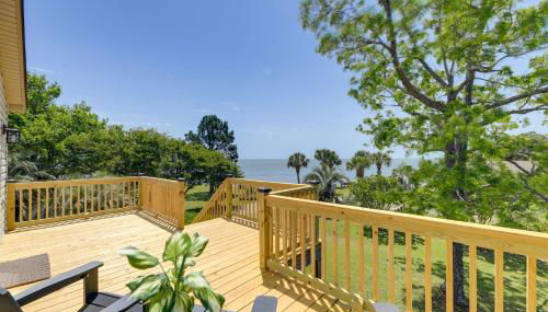 Waterfront Crystal Coast Vacation Rental with Deck! - Foto 1