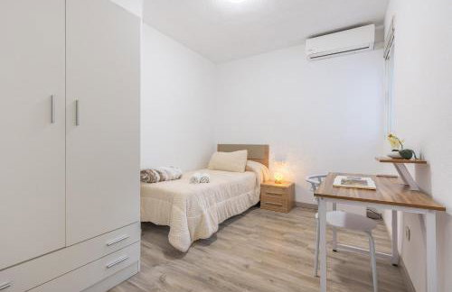 Bright Apartment In Maracena - Photo 16