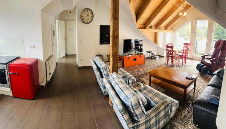 Apartment mit schöner Aussicht auf den Großen Feldberg & Burg Königstein & Frei PARKPLATZ auf Straßenseite - Foto 3