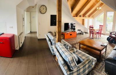 Apartment mit schöner Aussicht auf den Großen Feldberg & Burg Königstein & Frei PARKPLATZ auf Straßenseite - Foto 3