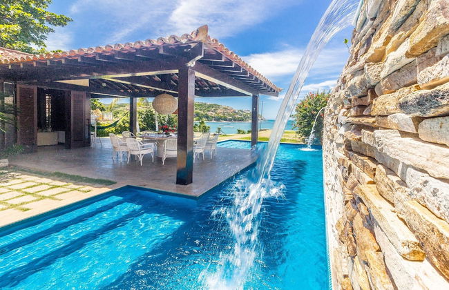 Casa com Cinco Quartos Pé na Areia - Foto 25