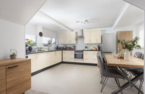 Bridge Apartment - Free Parking & WiFi - Near Perranporth Beach - Foto 4