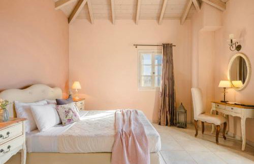 Nikolas by Vintage Travel - Photo 20