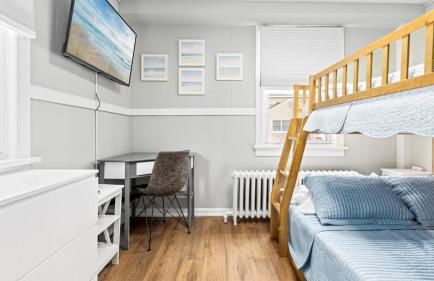 Modern Beach Retreat Sleeps 8 - Big Yard & BBQ - Foto 23