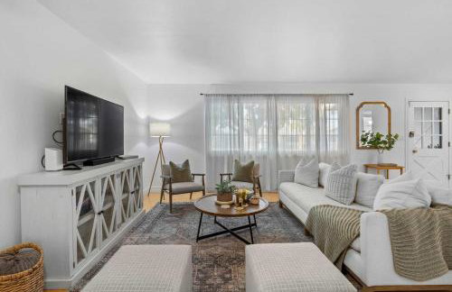 Shangri La Home - Boho Chic with Patio Pool & Grille - Foto 10