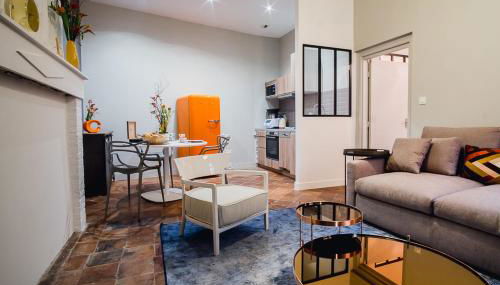 room five - parking, balnéothérapie, place nationale, un havre de paix - Foto 3