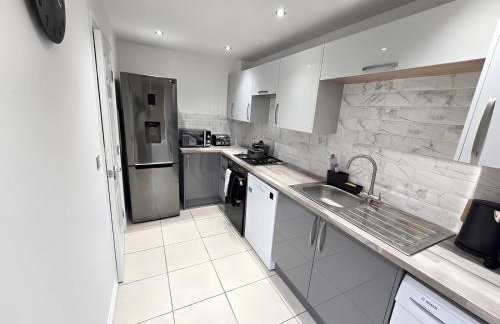 2ndHomeStays- Bilston- Contractors Friendly Townhouse - Foto 25
