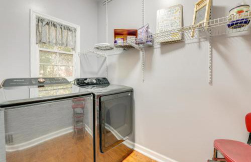 ~ 30 Mi to Atlanta - ‘The Wellness Manor’ w/ Deck! - Foto 38