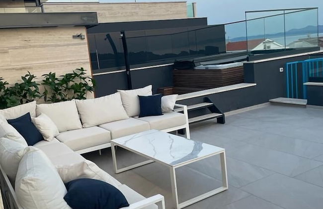 Deen Deluxe Penthouse with infinity pool - Photo 14