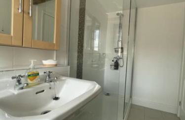 Beautiful listed 3 bedroom cottage with wood burner - Foto 24