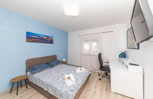 Apartman Luci - Private Heated pool - Photo 23