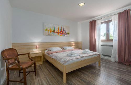 Malerische Villa mit Privatpool, mediterranem Garten, Outdoor-Kueche, Waschmaschine, Trockner - Photo 19