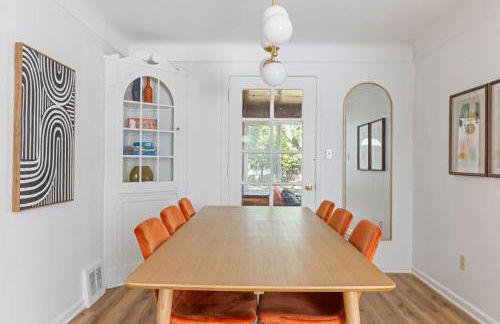 Family Friendly 3BR with Sunroom and Outdoor Area - Foto 14