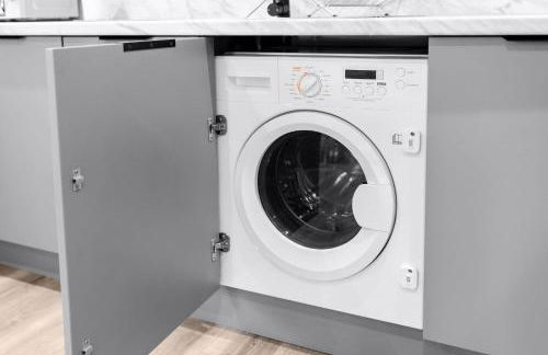 Stylish Apartment - 2 Bedrooms - Balcony - Parking - Netflix - Wifi - 7MC - Foto 22