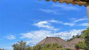 Villa Sitges Julia Vista Espectacular 2 k m s de la Playa Comoda & Area Tranquila Amplitud interior y plana - Foto 3, sunbed