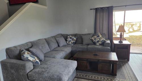 Great Town Home with Lazy River - Foto 3