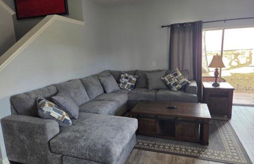 Great Town Home with Lazy River - Foto 3