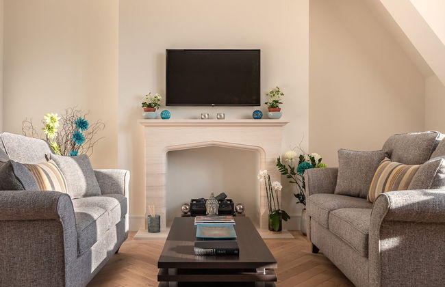 Cathedral View in Exeter - Photo 12