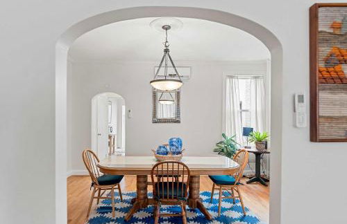 Sojourn Classic DC Rowhouse with Parking - Foto 2