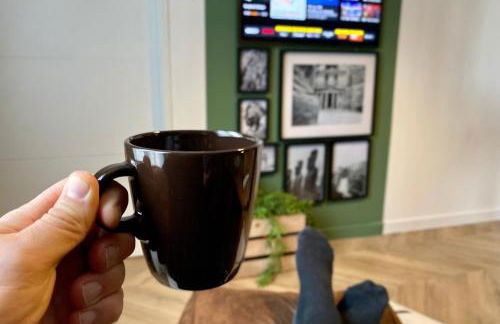 L'Expédition - By BEST KEYS - Expérience Unique - Déco Immersive - Lit Queen Size & Canapé Convertible - Centre Ville - Smart TV - Machine à Café Nespresso - Netflix & WiFi ILLIMITÉ - Check-in Autonome - Parking Gratuit - Foto 10