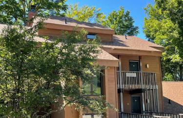 Top Floor Luxury, Sauna, Private Pool, Lake Bellaire Beach, 5 beds, 4 full bath - Foto 34