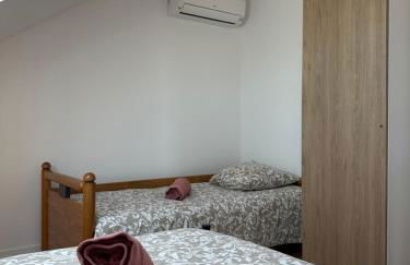 Maison familiale, 13 lits, 3 SDB, parking gratuit, jardin, terrasse - Foto 18