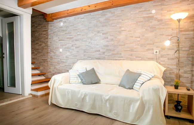 Adorable Holiday Home With Pool and Terrace - Foto 16