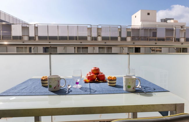 Apartment in Salou with swimming pool and terrace - Photo 17