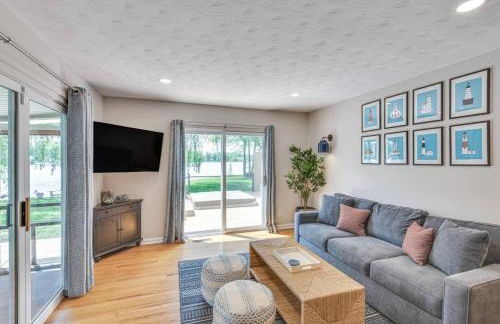 Lakefront Home with Hot Tub and Dock - Foto 5