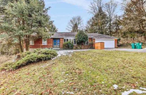 3 Bedroom Hilltop Escape with 5 Private Acres and Hot Tub - Foto 20