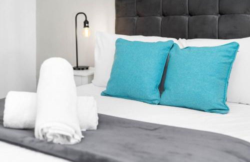 Three Bedroom House - Garden Space - Parking Included - Netflix Access - Parking - 74B - Foto 41