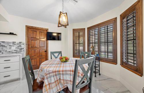 Ranch villa 1 level on half acre 8-min from Strip - Foto 9