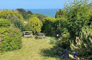 3 bedroom stunning house with garden and amazing sea views - Foto 26