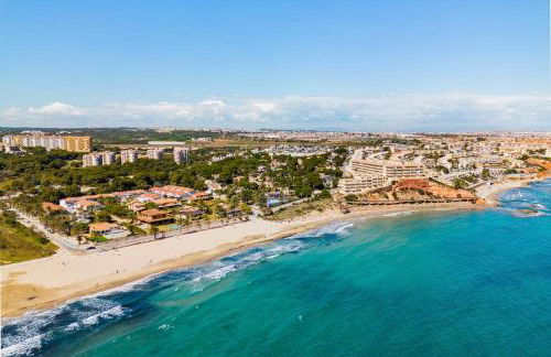 Entire Large Villa next to Award-winning beach - Foto 9