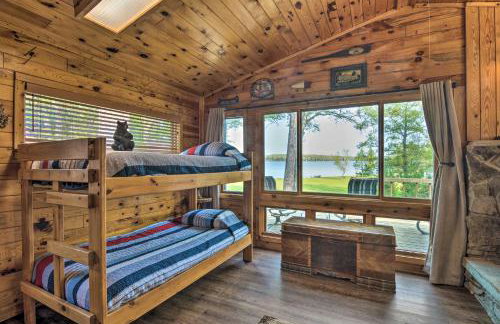 Lake Livin Cozy Cabin with Dock, Bar, 2 Kayaks - Foto 14