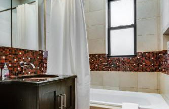 Garage Parking! Walk to Logan Square Station Plus Great Local Restaurants and Bars - Foto 9