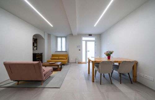 Front Lake Como - 3 Bedrms with AC, Free Parking and Wifi - Foto 17