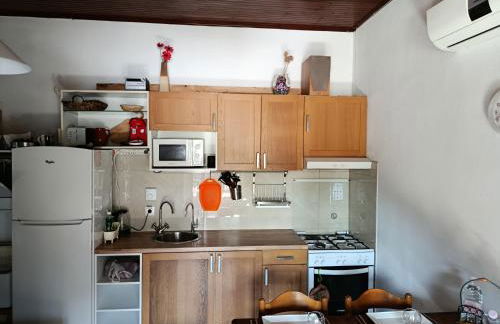 Beautiful nearby beach house with garden, private pool and large yard - Foto 40