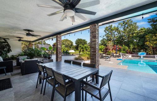 8BR Gem With Pool, Lake View & Tons of Amenities! - Foto 116