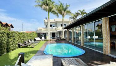 RJ Residencial Beira Mar Maravilhosa Casa Frente Mar da Pinheira com piscina - Foto 1, Garden, sunbed, Garden view