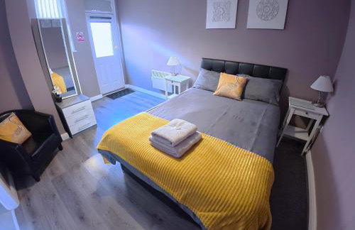 Modern 1 Bedroom Apartment Free Parking WiFi Near City Centre - Foto 2