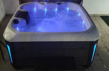 LUXURY RUBICON Jacuzzi y Piscina - Foto 7