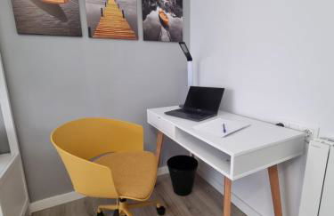 QEhome - confort, parking y cargador EV en el centro de Manresa - Photo 15