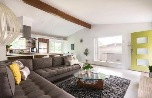 Quiet Haven with Huge Fenced Yard Fast Internet by Lodgewell - Photo 2