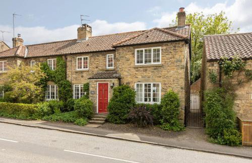 Robins Cottage - Photo 1