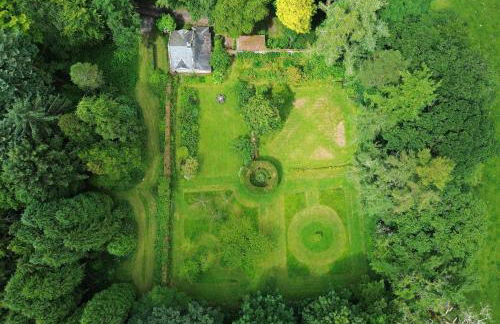 Garden Cottage - Photo 2